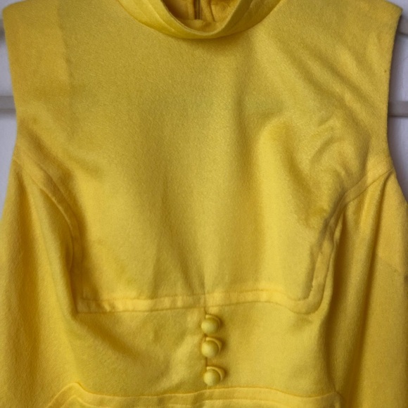 Vintage 1960’s Mellow Yellow shift dress - Picture 2 of 5